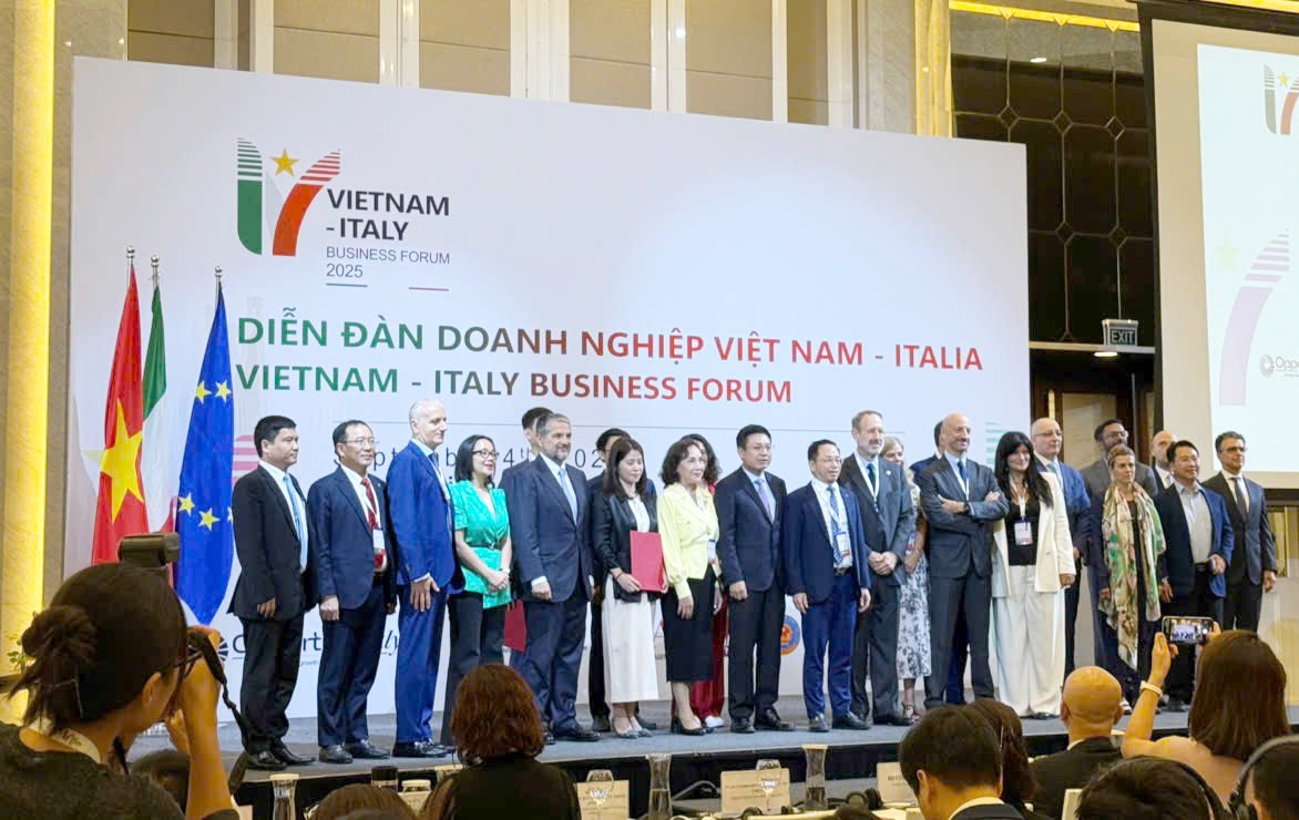 Học viện Công nghệ Bưu chính Viễn Thông Ký Kết Hợp Tác Thành Lập Trung Tâm Thiết Kế Tiên Tiến Với Temix