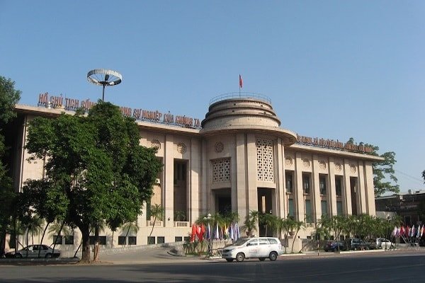 Định Hướng Chính Sách Tiền Tệ Linh Hoạt Dưới Áp Lực Toàn Cầu